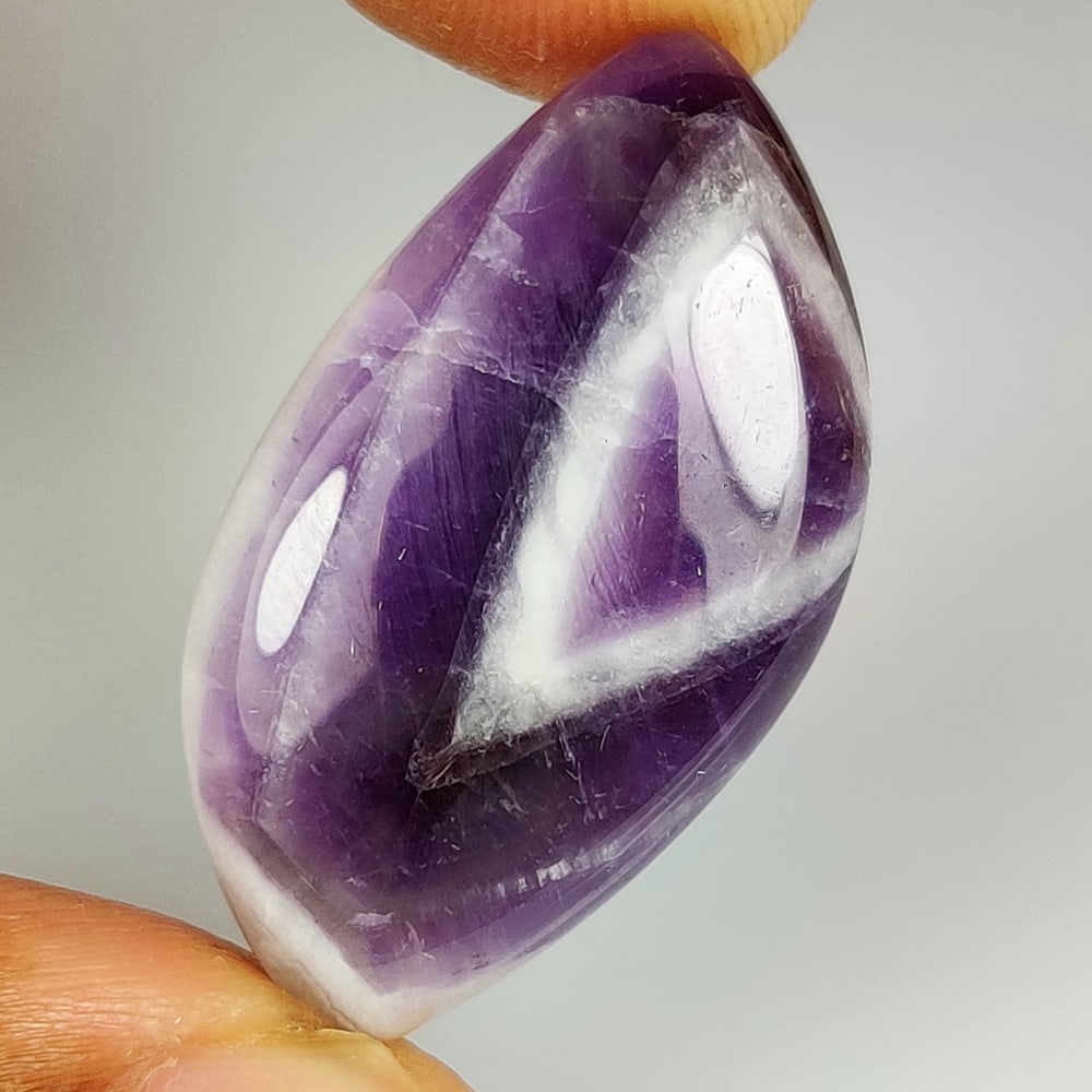 28.90 Ct Natural Chevron Amethyst Fancy Cab (1 of 2)