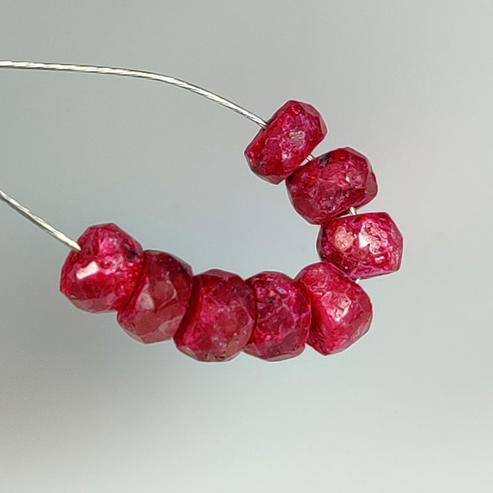 4.82 Ct Natural Red Ruby Round Cut beads (1 of 2)