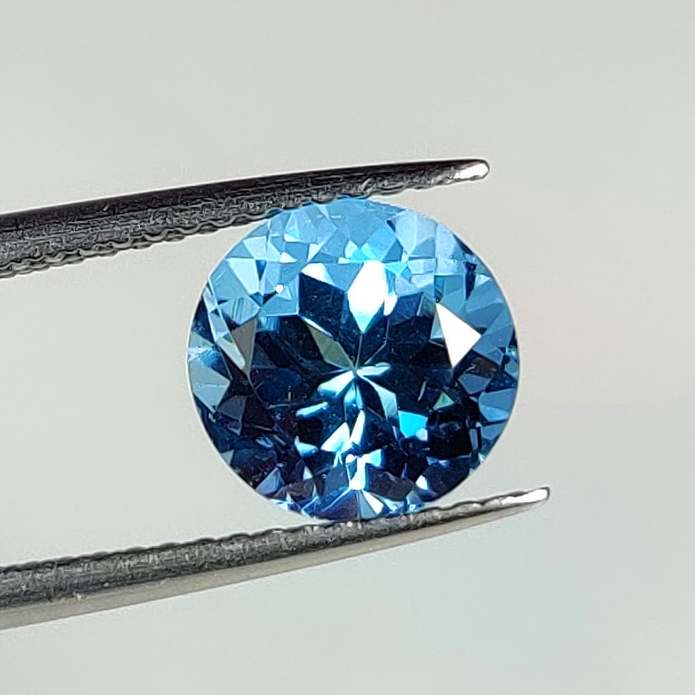 2.86 Ct Natural London Blue Topaz Round Cut (1 of 2)