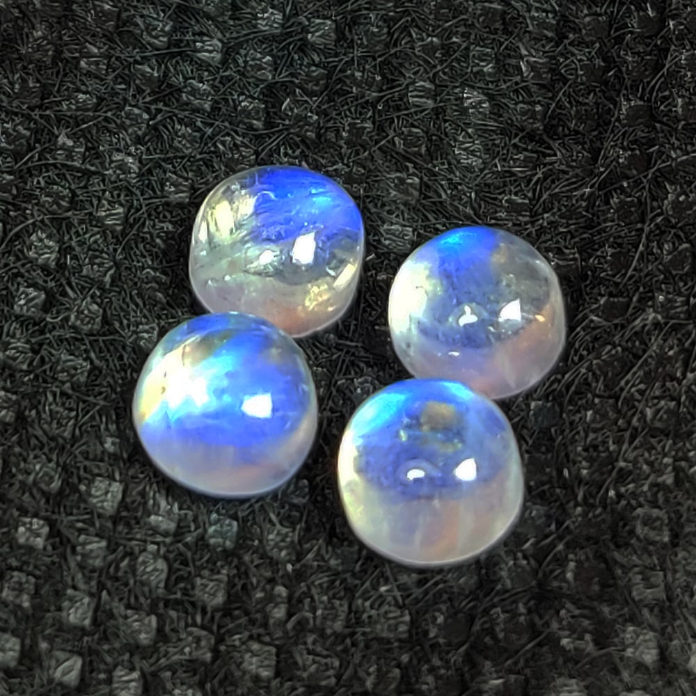 2.81 Ct Natural Blue Tint Moonstone Round Cab Set: Weight - 2.81 Ct / Size - 5.10 - 5.20 mm / 4 Pc's / Shape - Round Cab / Clarity - Semi-Transparent / Origin - India / Treatment - None