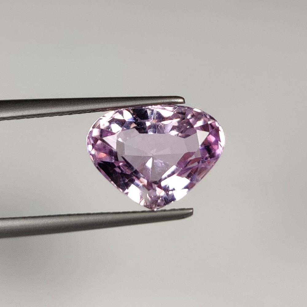 4.68 Ct Natural Pink Kunzite Pear Cut (1 of 2)