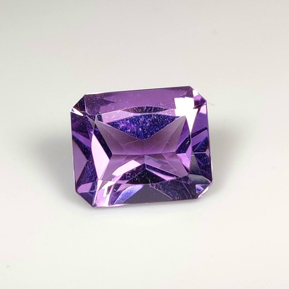 5.32 Ct Natural Purple Amethyst Octagon Cut (1 of 2)