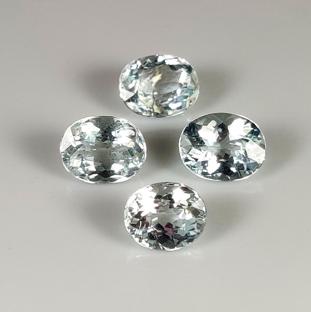 5.21 Ct Natural Aquamarine Oval Cut Set: Weight - 5.21 Ct / Size - 7.0x6.0 - 8.2x6.5 mm / 4 Pc's / Shape - Oval Cut / Color - Water Blue / Clarity - VVS / Origin -India / Treatment - None