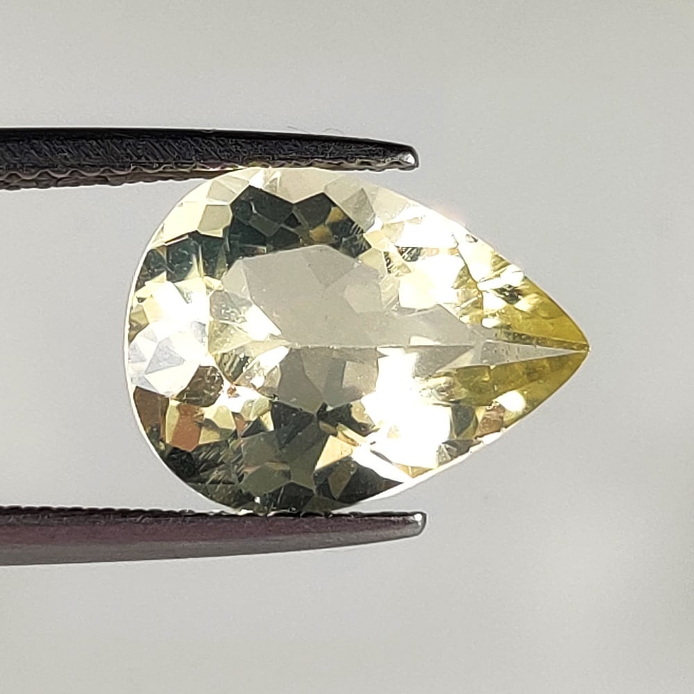 3.57 Ct Natural Andesine Pear Cut (1 of 2)