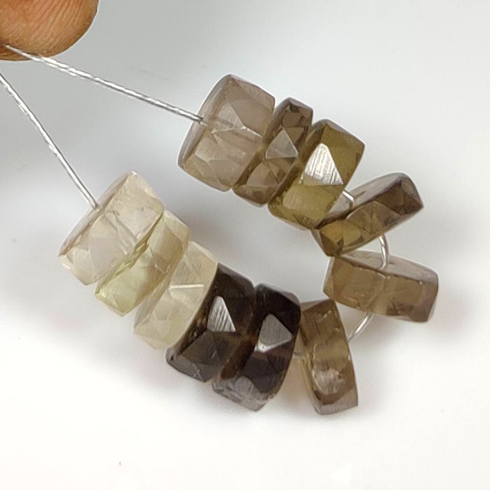 17.51 Ct Natural Flourite Round Cut Beads (1 of 2)
