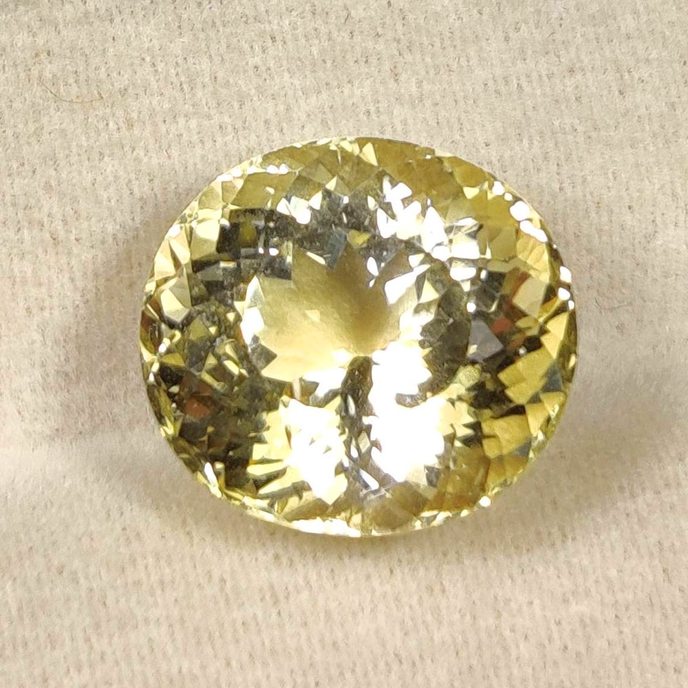 9.34 Ct Natural Yellow Beryl Oval Cut: Weight - 9.34 Ct / Size - 13.50 x 12.50 x 10.00 mm / Top Class Quality / OVal Cut / Origin - Brazil / Treatment - None