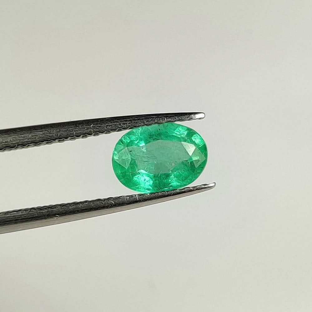 0.75 Ct Natural Zambian Green Emerald Oval Cut (1 of 2)
