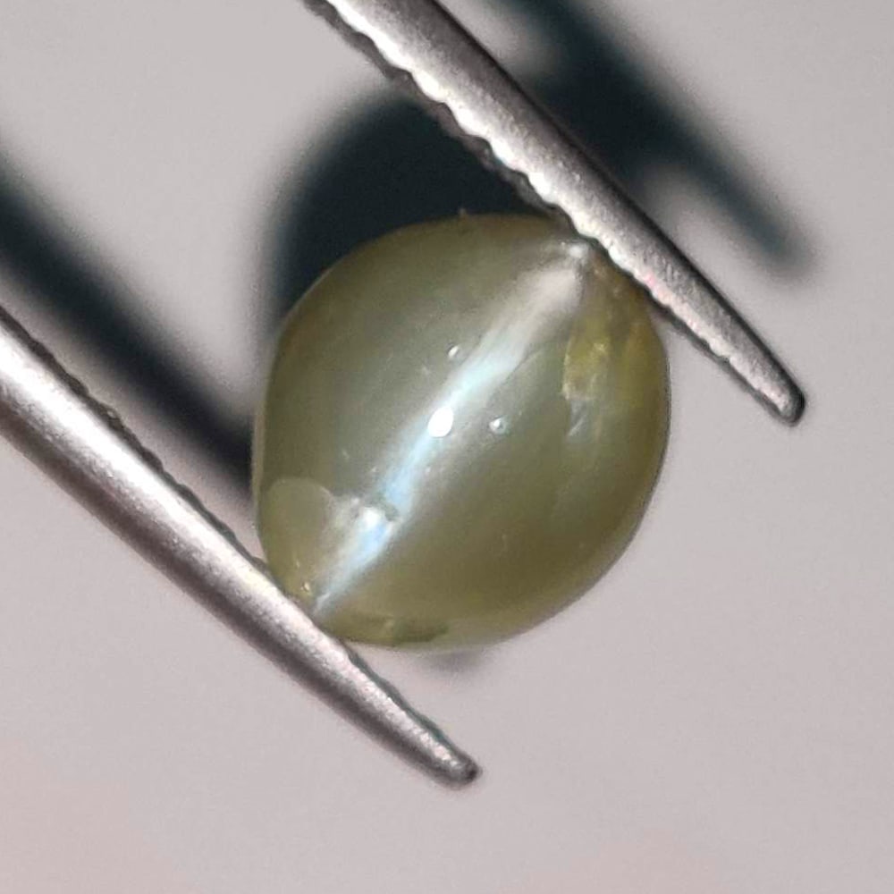 2.47 Ct Natural Chrysoberyl Catseye Oval Cab (1 of 2)