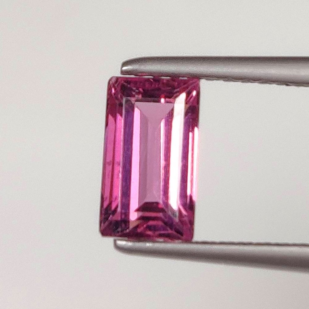 1.19 Ct Natural Pink Tourmaline Rectangle Cut (1 of 2)