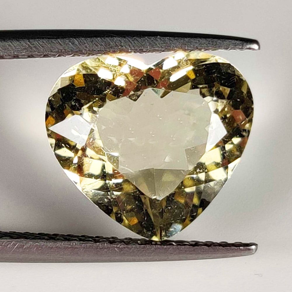 4.66 Ct Natural Yellow Beryl Heart Cut: Weight - 4.66 Ct / Size -12.00 x 11.00 x 6.30 mm / Top Class Quality / Heart Cut / Origin - Brazil / Treatment - Heated
