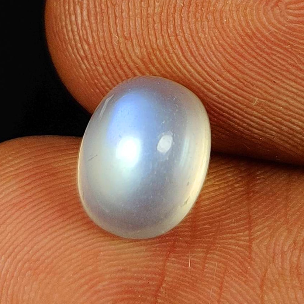 2.68 Ct Natural Blue Tint Moonstone Oval Cab (1 of 2)