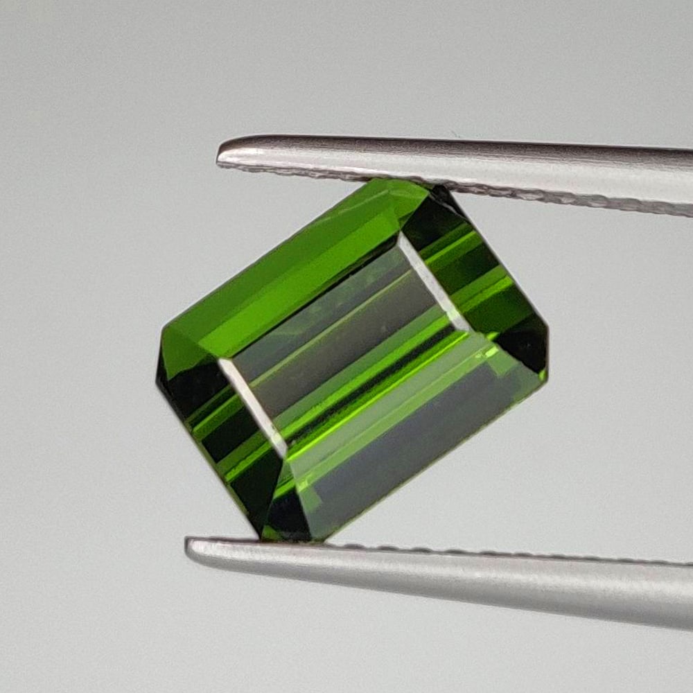 3.08 Ct Natural Green Tourmaline Octagon Cut (1 of 3)