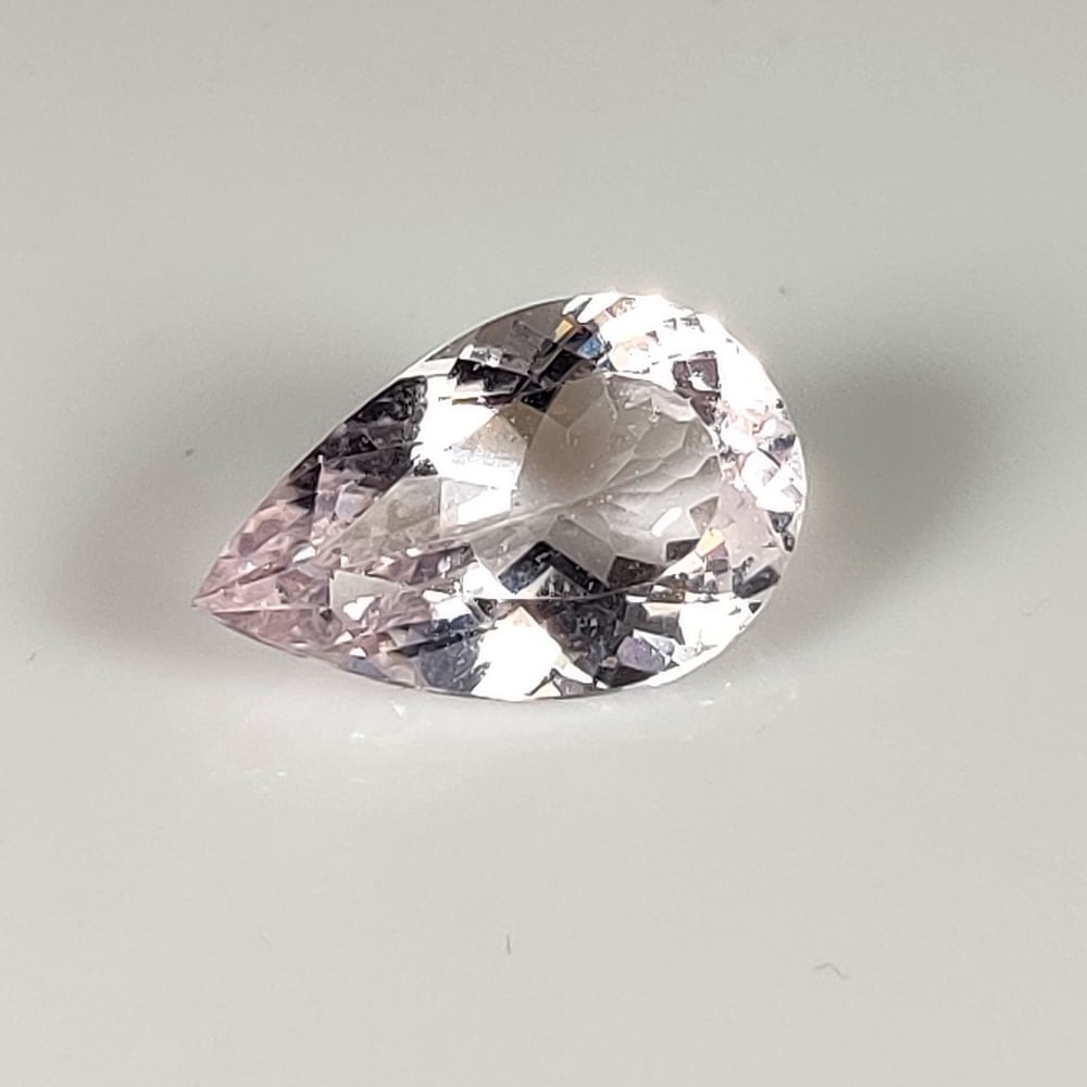 3.45 Ct Natural Peach Pink Morganite Pear Cut (1 of 2)
