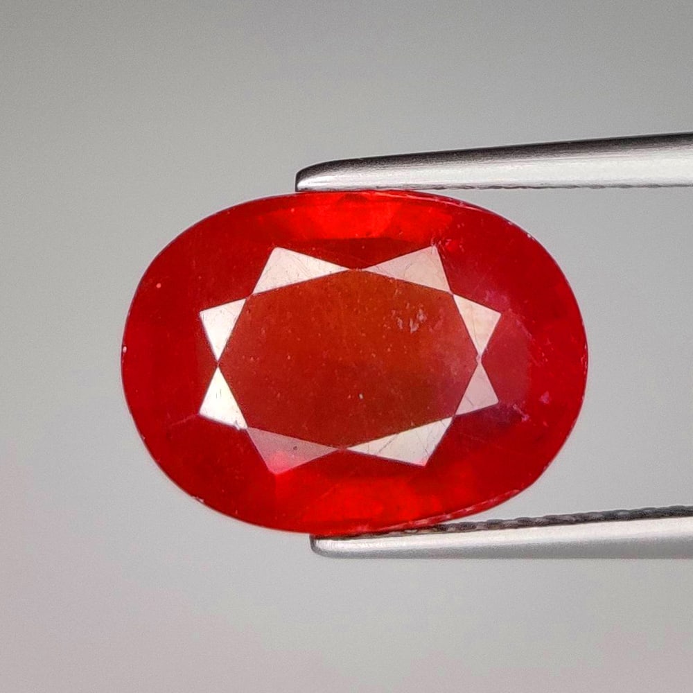 9.14 Ct Natural Pinkish Red Ruby Oval Cut (1 of 2)