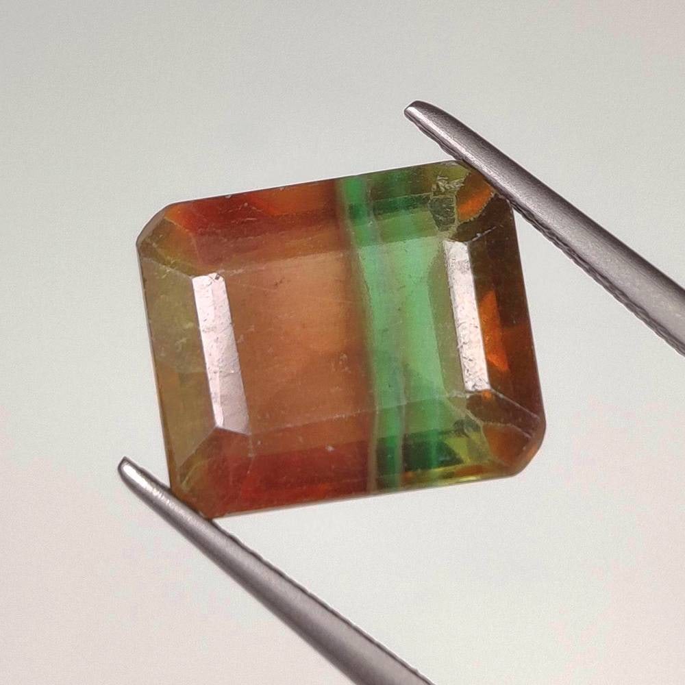 6.80 Ct Natural Blue John variety Flourite Octagon Cut: Weight - 6.80 Ct / Dimensions - 11.90 x 10.10 x 6.60 mm / Shape - Octagon Cut / Color - Multicolor / Clarity - VVS / Origin - Brazil / Treatment - None