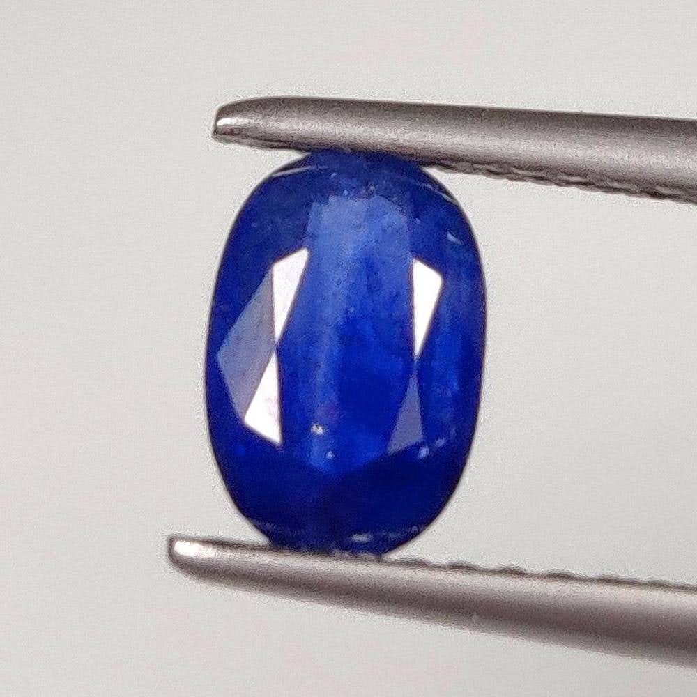 1.01 Ct Natural Blue Sapphire Oval Cut: Weight - 1.01 Ct / Size- 7.40 x 5.00 x 3.00 mm / Shape - Oval Cut / Clarity - VVS / Origin - Sri Lanka / Treatment - Standard Heated