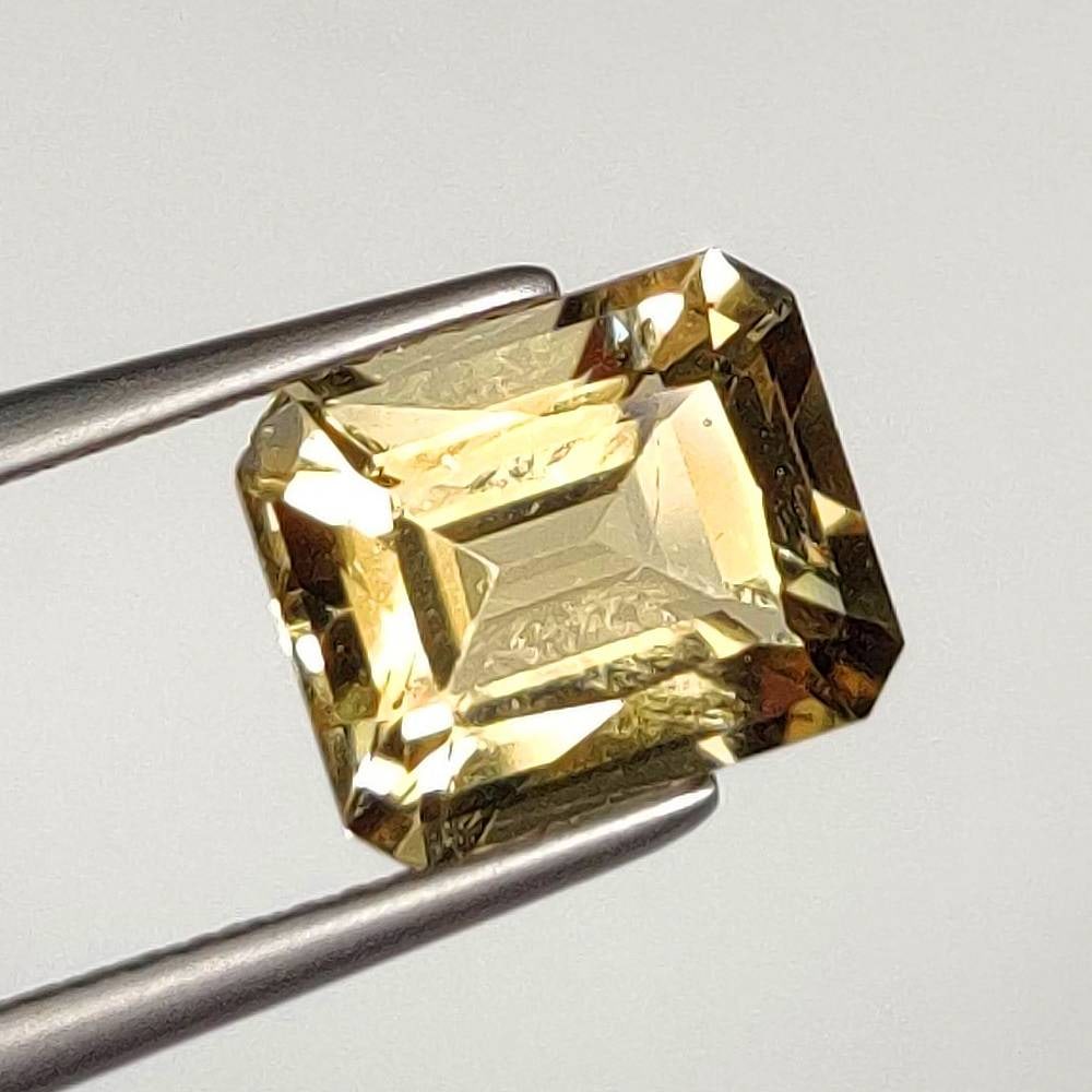 2.92 Ct Natural Scapolite Octagon Cut (1 of 2)