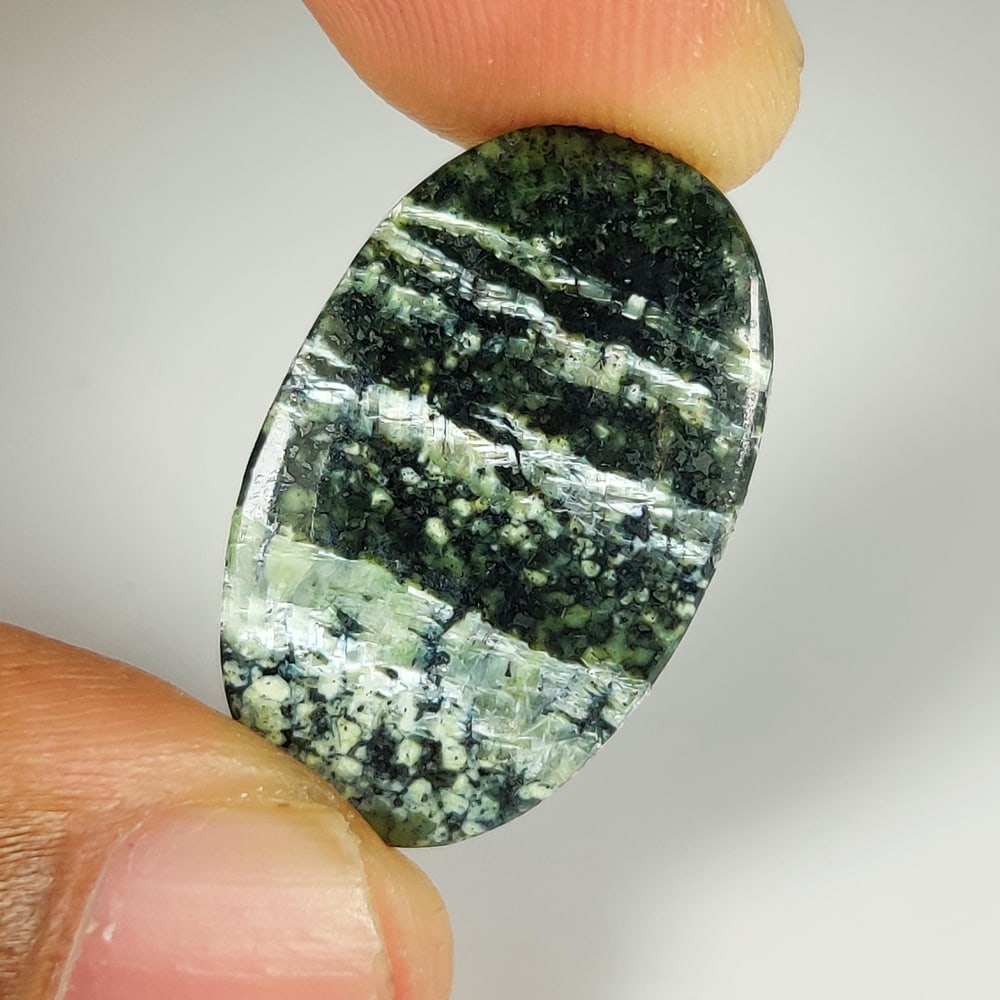 10.24 Ct Natural Green Swiss Opal Oval Cab: weight - 10.24 Ct / Dimensions - 25.00 x 15.20 x 3.40 mm / Shape - Excellent Oval Cab / Origin - Brazil / Treatment - None