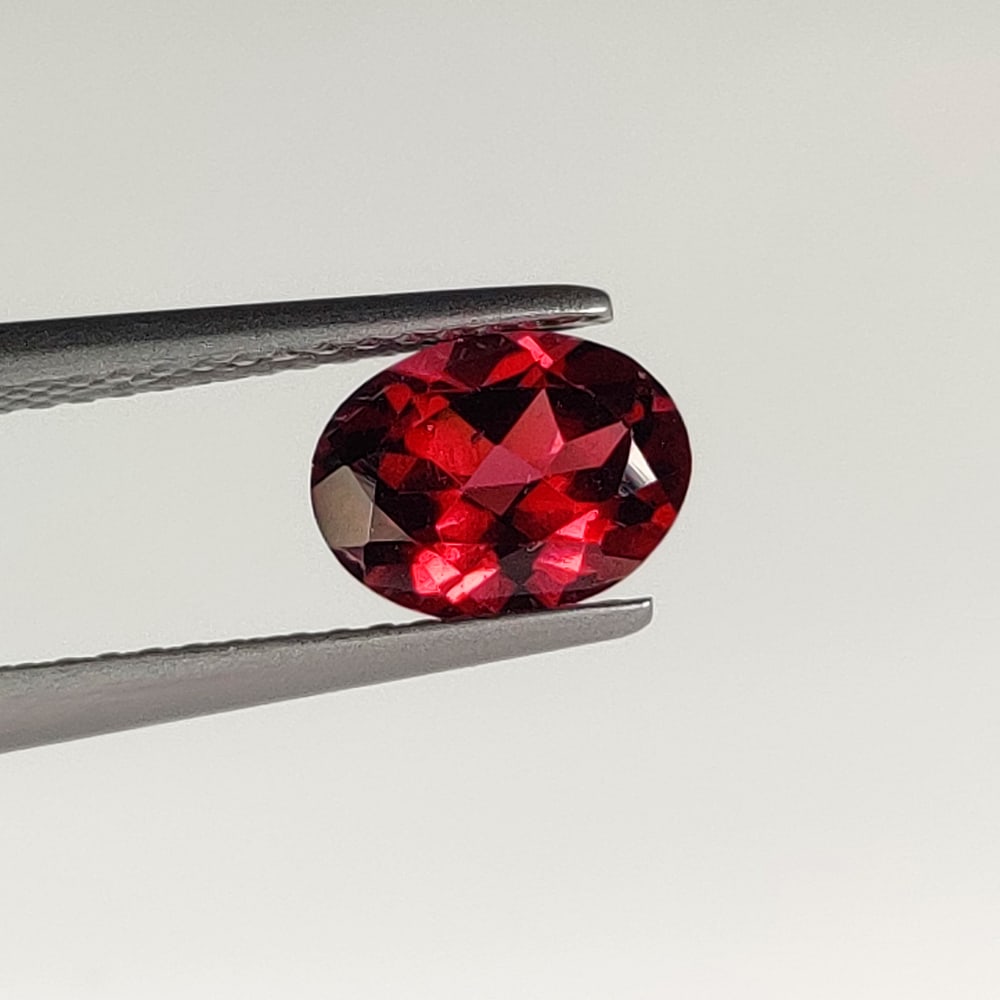 1.58 Ct Natural Almandite Garnet Oval Cut (1 of 3)