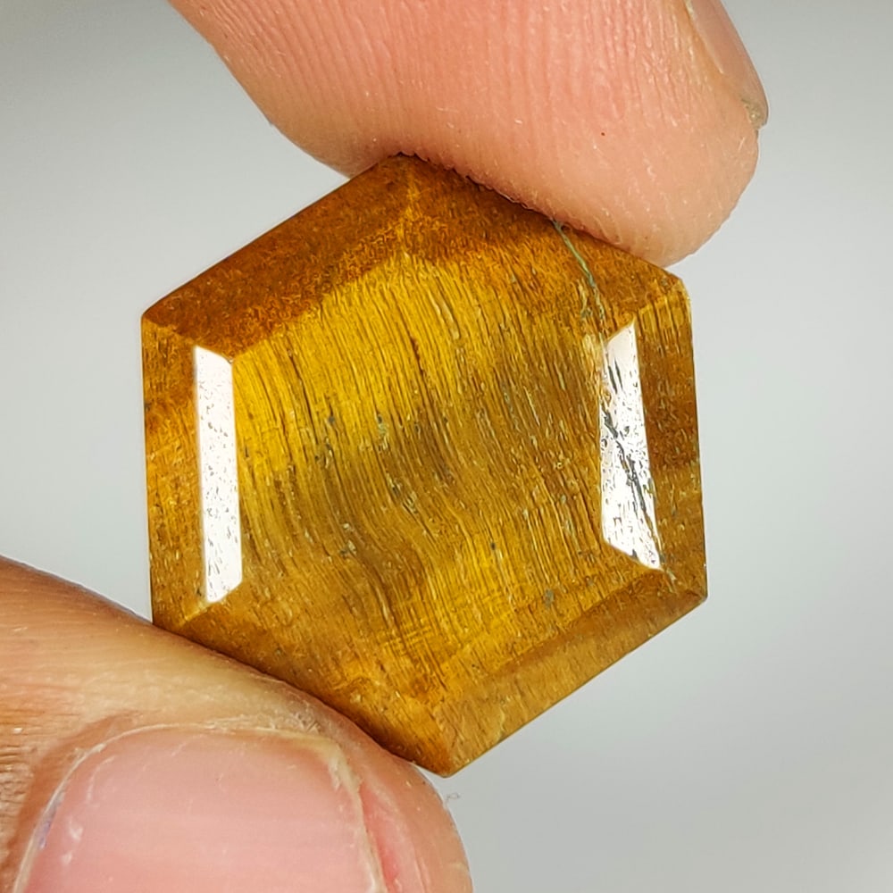 11.50 Ct Natural Tiger Eye Hexagon Cut (1 of 2)