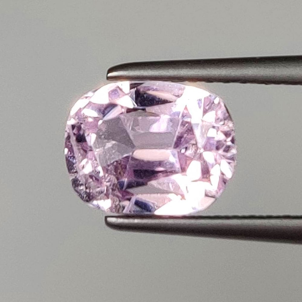 3.16 Ct Natural Sweet Pink Kunzite Cushion Cut (1 of 2)