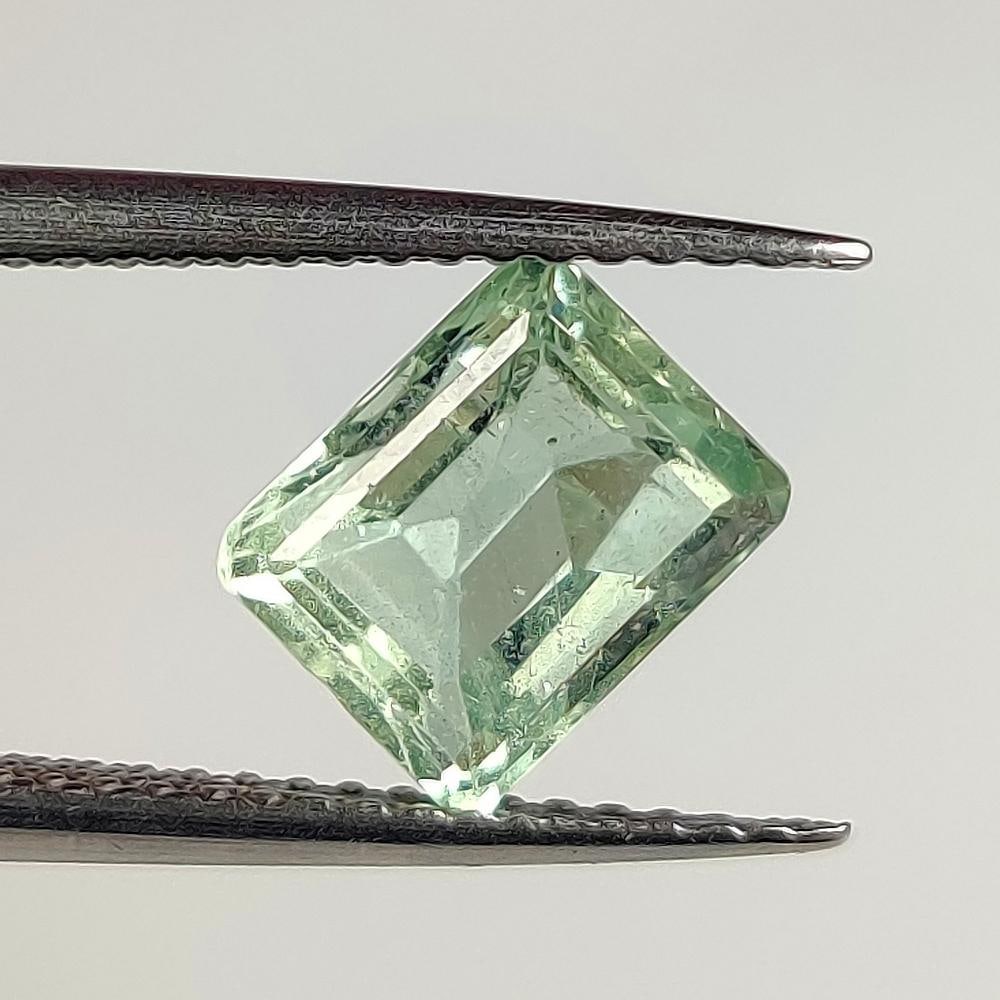 1.68 Ct Natural Green Beryl Octagon Cut (1 of 2)