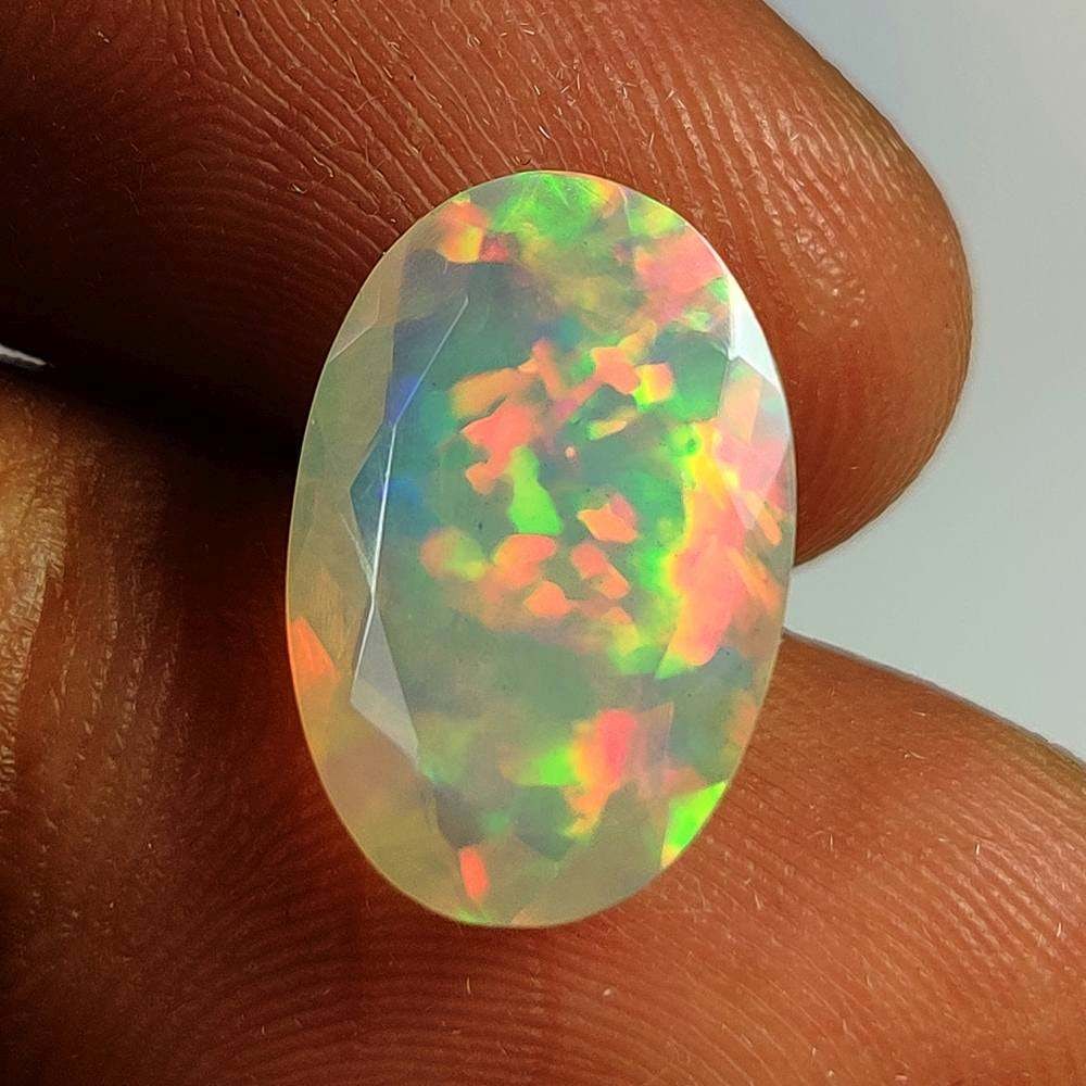 3.72 Ct Natural Multicolor Welo Opal Flash Fire Oval Cut - 2