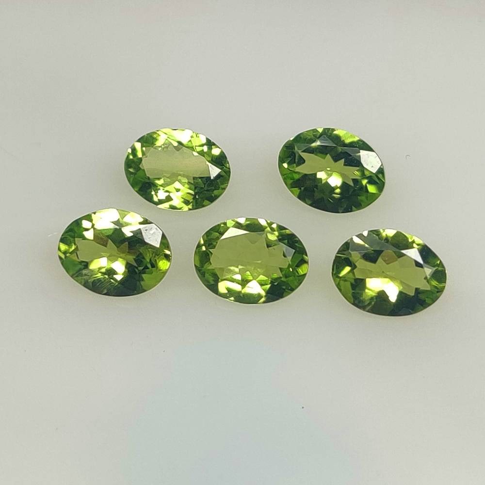 5.23 Ct Natural Green Peridot Oval Cut Set (1 of 2)