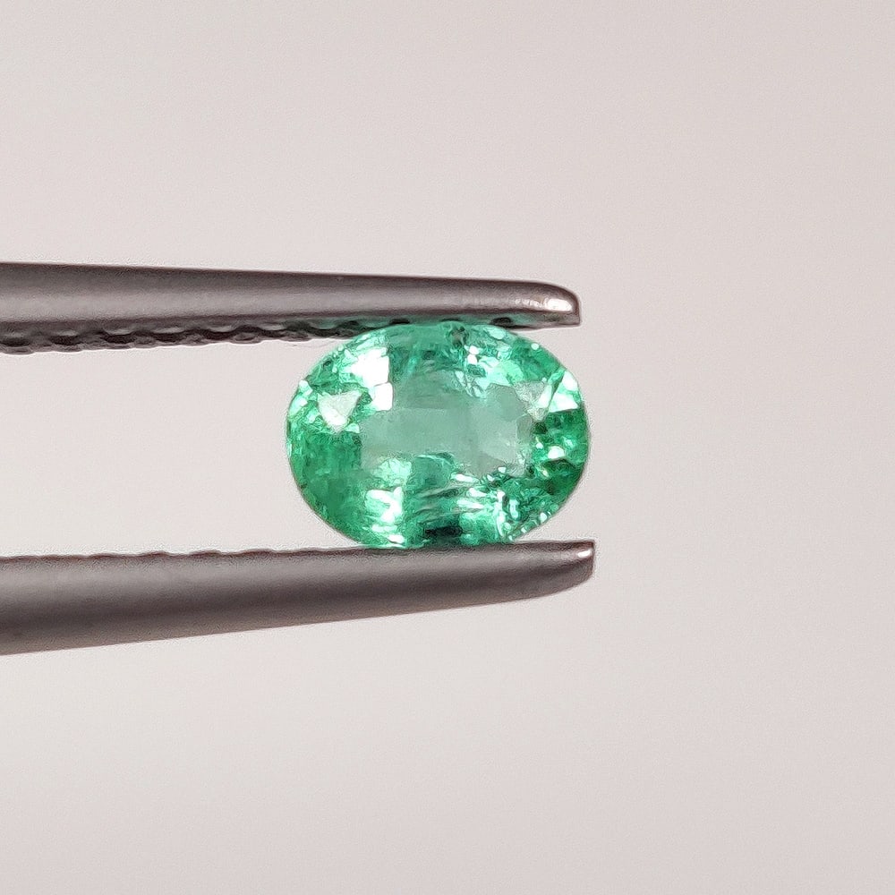 0.37 Ct Natural Zambian Green Emerald Oval Cut: Weight - 0.37 Ct / Dimensions - 5.00 x 3.90 x 2.80 mm / Shape - Oval Cut / Color - Green / Clarity - SI / Origin - Zambia / Treatment - Natural Emeralds are commonly enhanced by oil