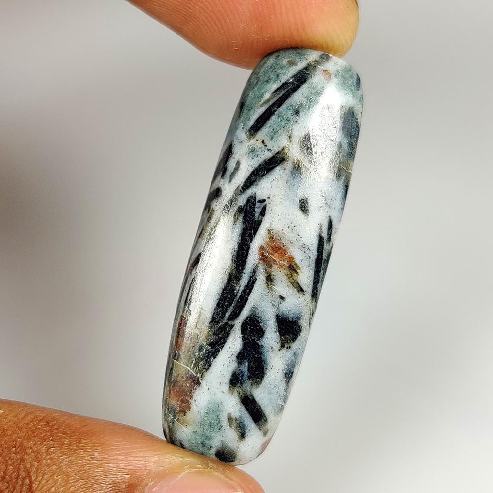 23.49 Ct Natural Hornblende Jasper Quartz Cushion Cab: weight - 23.49 Ct / Dimensions - 39.00 x 12.50 x 5.20 mm / Shape - Excellent Cushion Cab / Origin - Brazil / Treatment - None