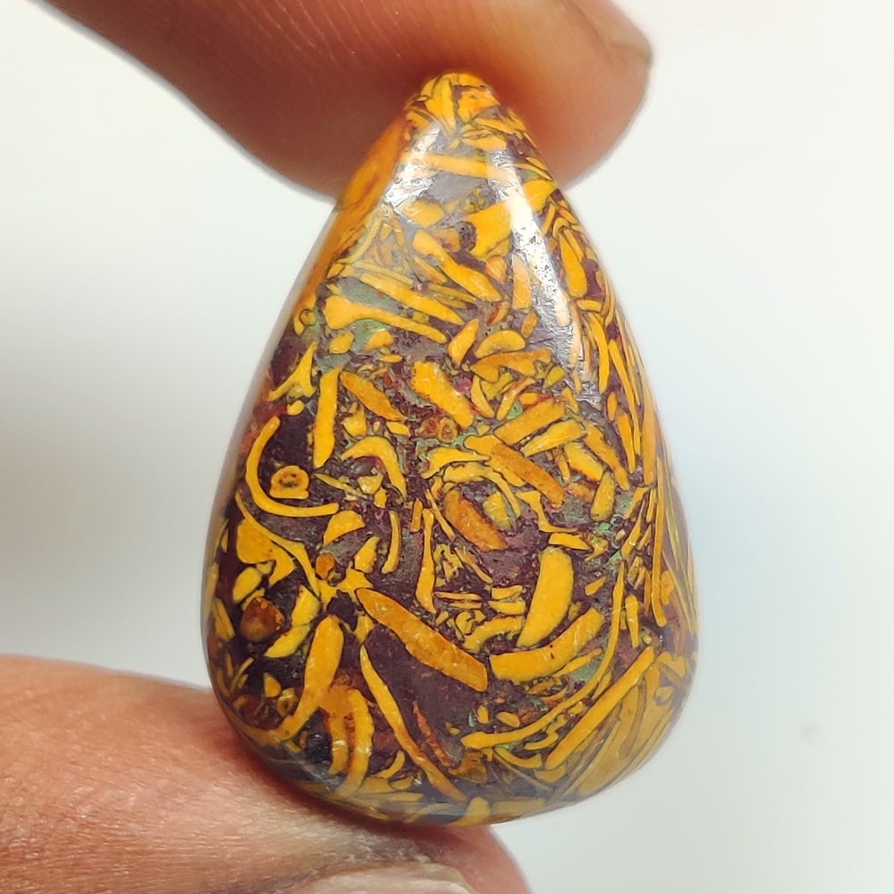 18.58 Ct Natural Mariam Japser Quartz Pear Cab: weight - 18.58 Ct / Dimensions - 26.00 x 17.40 x 5.30 mm / Shape & Cut - Excellent Pear Cab / Origin - Brazil / Comments - None