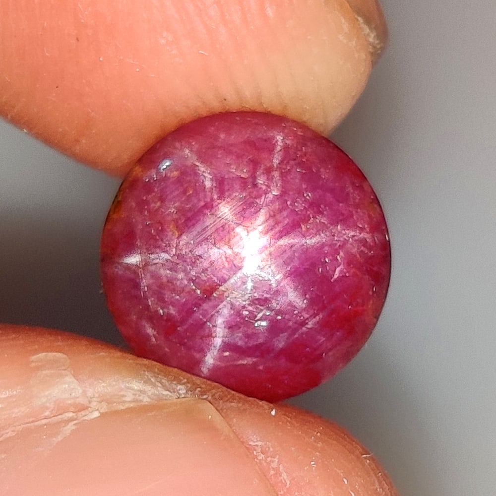 3.66 Ct Natural Six Line Star Ruby Round Cab - 2