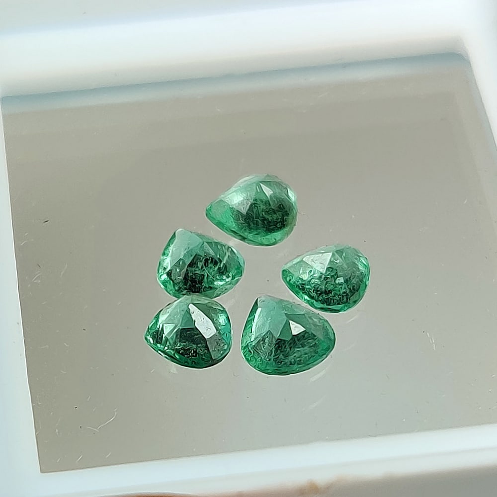 1.01 Ct Natural Zambian Green Emerald Pear Calibrate Set (1 of 2)