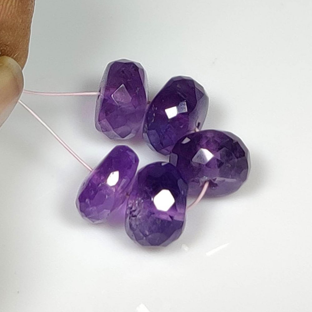 14.49 Ct Natural Purple Amethyst Round Cut Beads: Weight - 14.49 Ct / Dimensions - 8.40 - 8.60 mm / 5 Pc's / Shape - Round Cut Beads / Color - Purple / Clarity - VVS / Origin -Brazil / Treatment - Heated