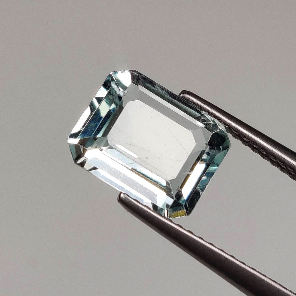 2.72 Ct Natural Aquamarine Emerald Cut (1 of 2)