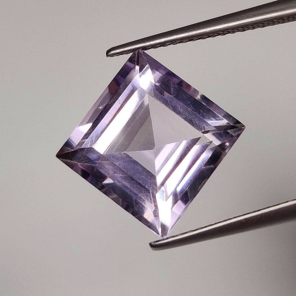 7.67 Ct Natural Pink Amethyst Square Cut: Weight - 7.67 Ct / Dimensions - 11.70 x 11.80 x 7.90 mm / Shape - Square Cut / Color - Purple / Clarity - VVS / Origin -Brazil / Treatment - Heated