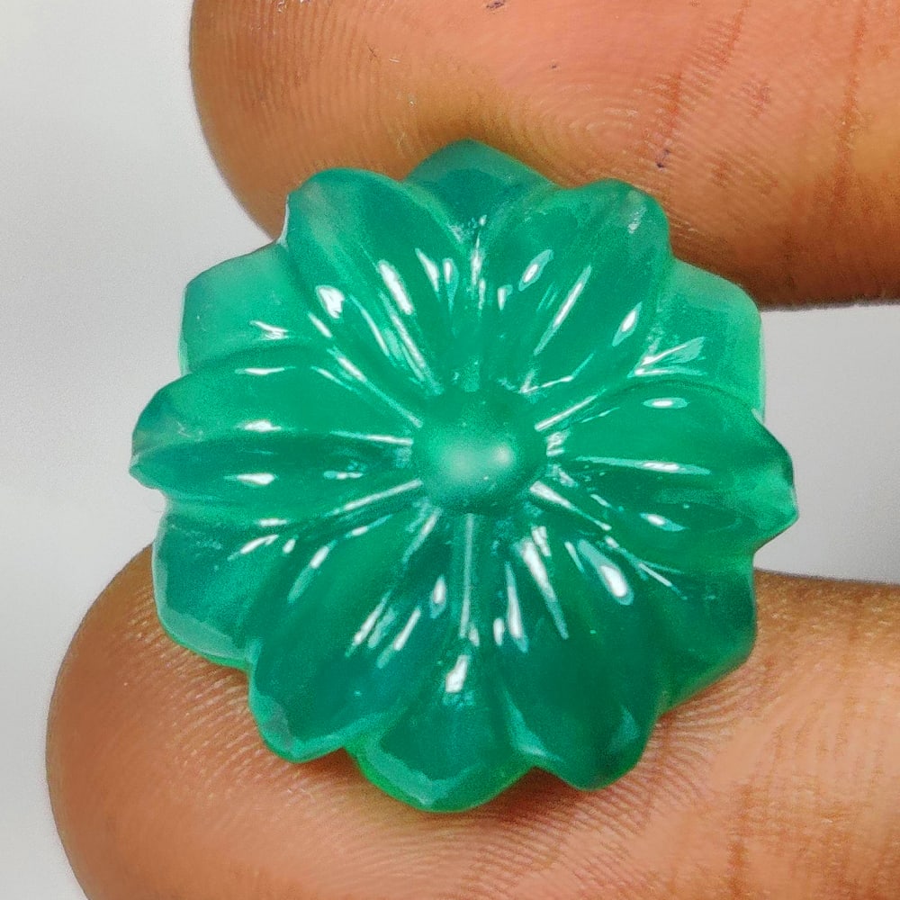 13.52 Ct Natural Green Onyx Flower Carving (1 of 2)