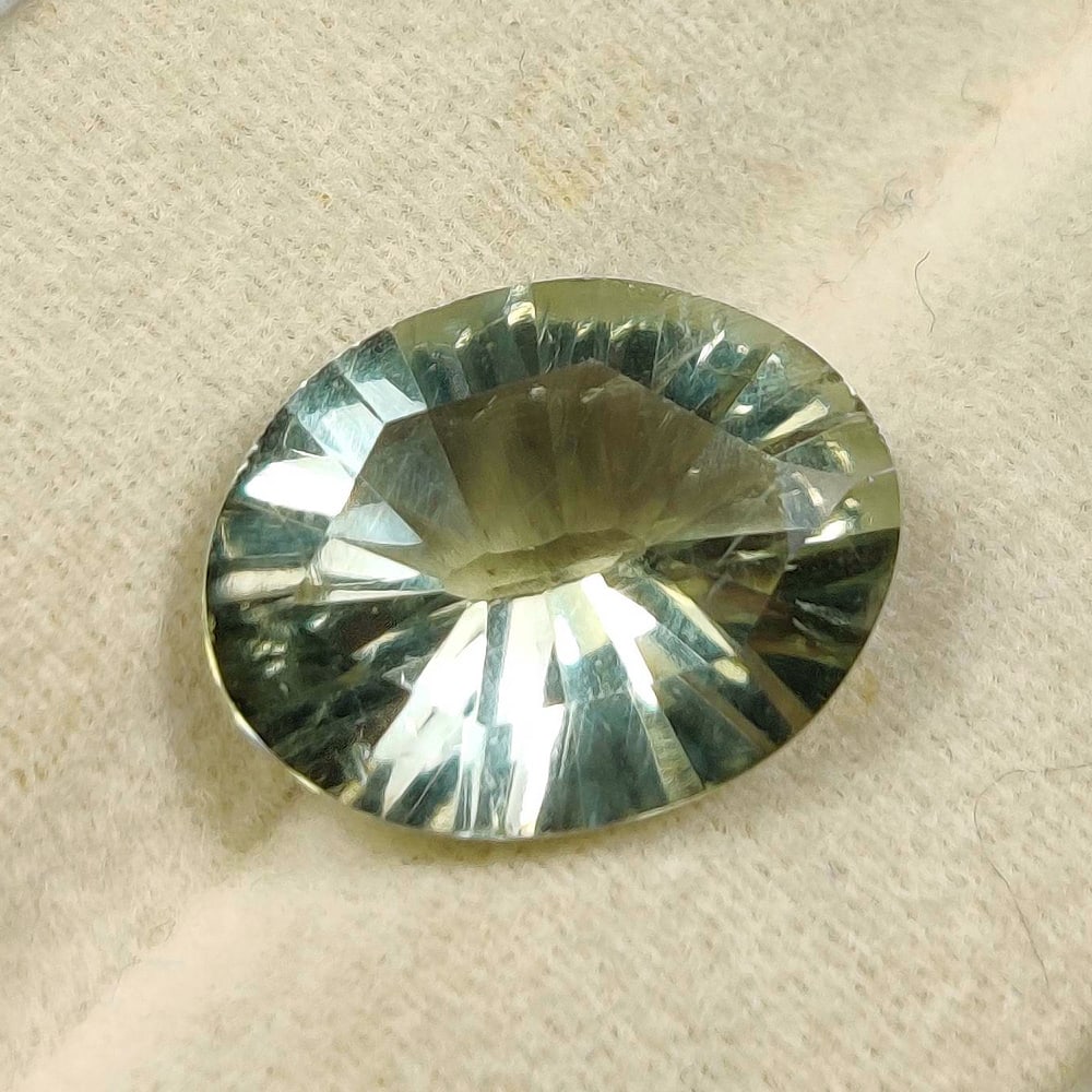 4.50 Ct Natural Green Amethyst Oval Cut: Weight - 4.50 Ct / Size - 13.50 x 10.50 x 6.00 mm / Shape - Oval Cut / Color - Green / Clarity - VVS / Origin - Brazil / Treatment - Heated