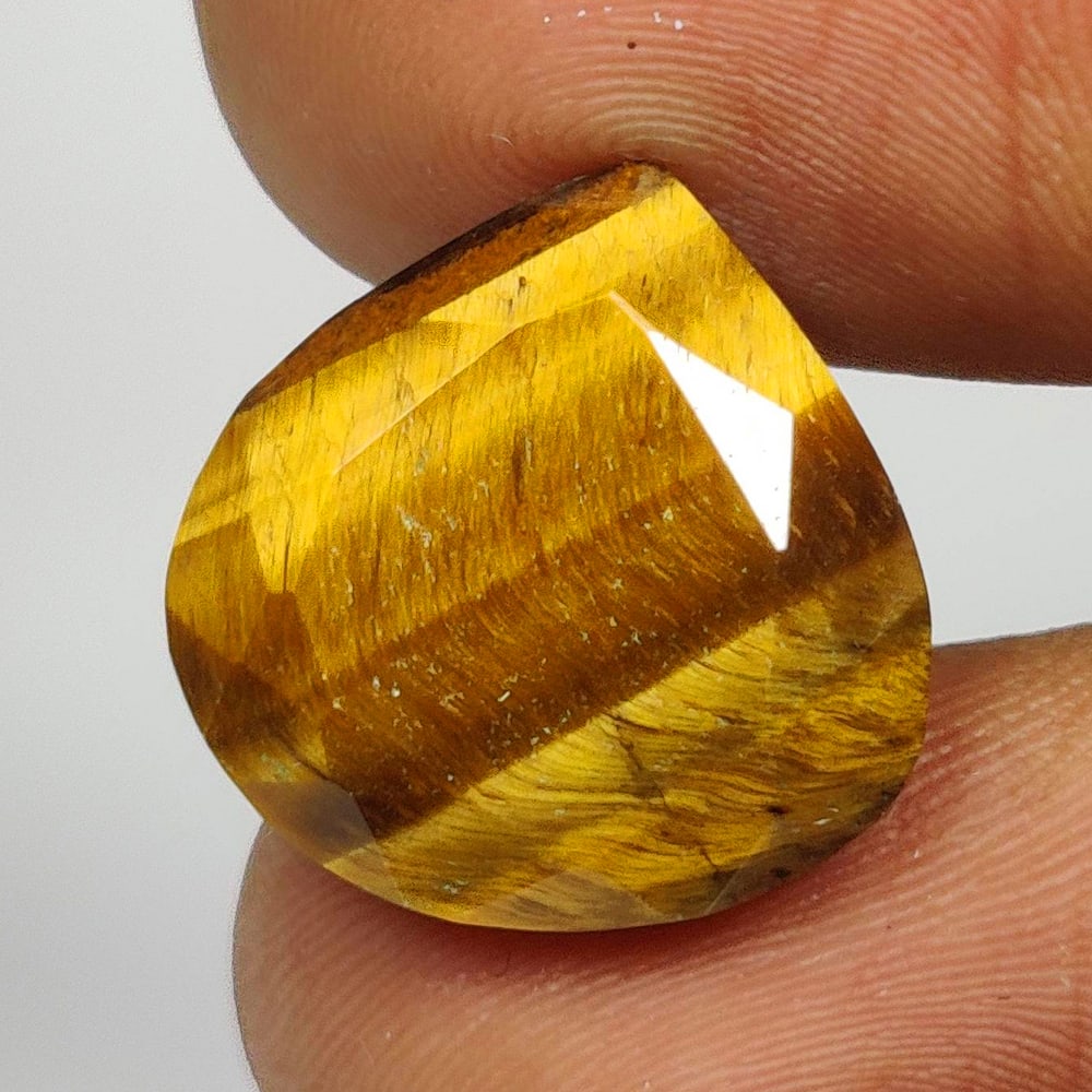 10.72 Ct Natural Tiger Eye Pear Cut (1 of 2)
