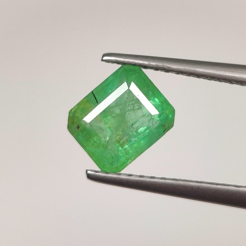 1.72 Ct Natural Zambian Green Emerald Octagon Cut: Weight - 1.72 Ct / Dimensions - 7.50 x 6.30 x 4.80 mm / Shape - Octagon Cut / Color - Green / Clarity - SI / Origin - Zambia / Treatment - Natural Emeralds are commonly enhanced by oil
