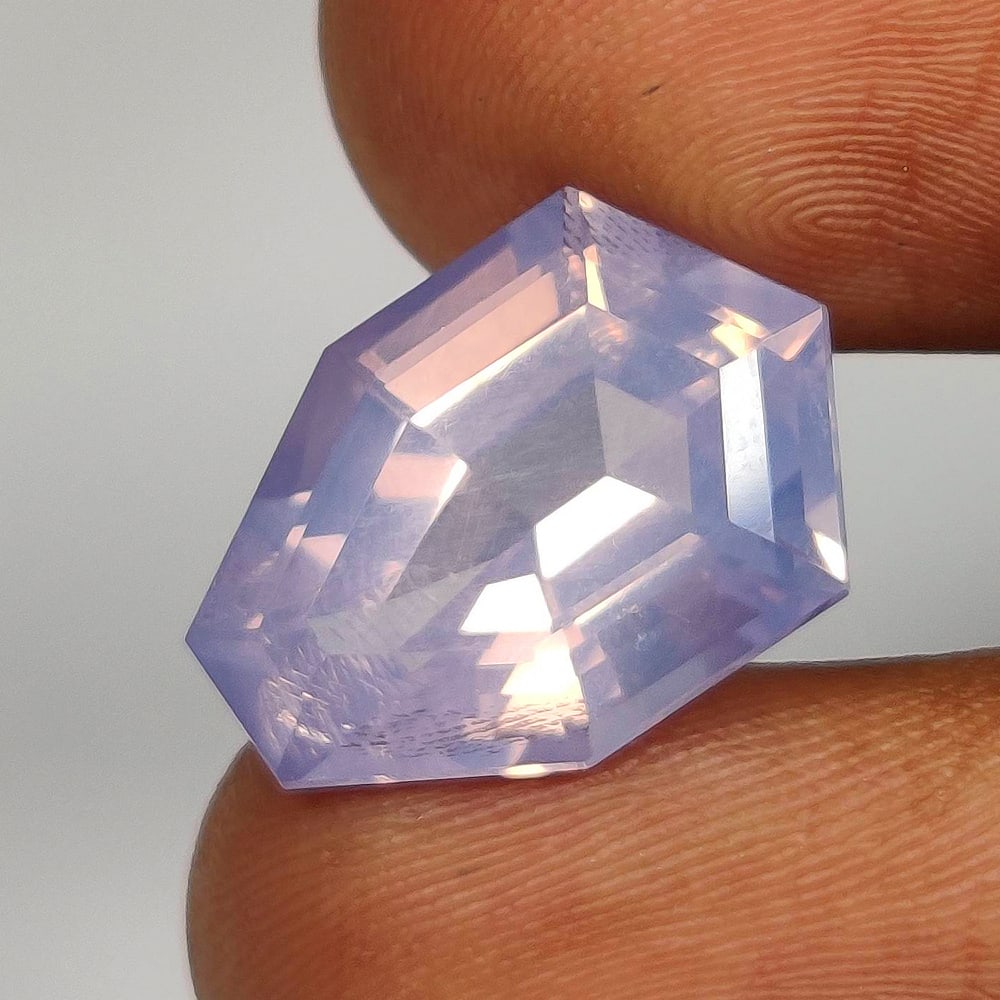 8.12 Ct Natural Lavendor Amethyst Fancy Cut (1 of 2)