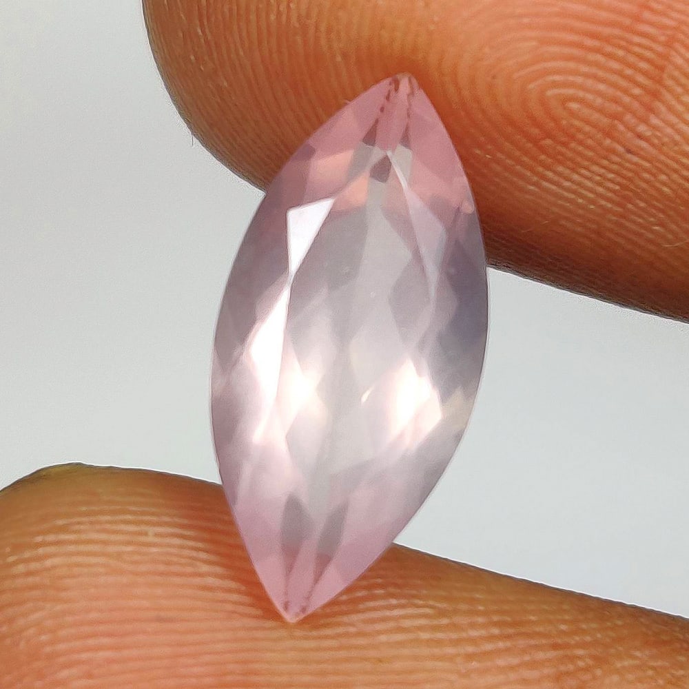 2.43 Ct Natural Rose Quartz Marquise Cut: Weight - 2.43 Ct / Dimensions - 14.40 x 7.00 x 4.80 nn / Top Class Quality / Marquise Cut / Origin - Brazil / Comments - None