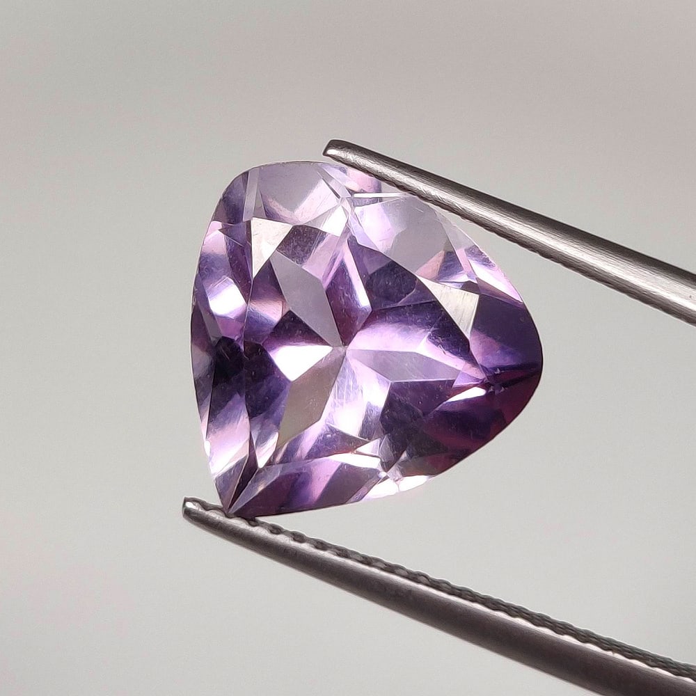 6.46 Ct Natural Purple Amethyst Pear Cut: Weight - 6.46 Ct / Size - 13.10 x 13.20 x 8.50 mm / Shape - Pear Cut / Color - Purple / Clarity - VVS / Origin -Brazil / Treatment - Heated