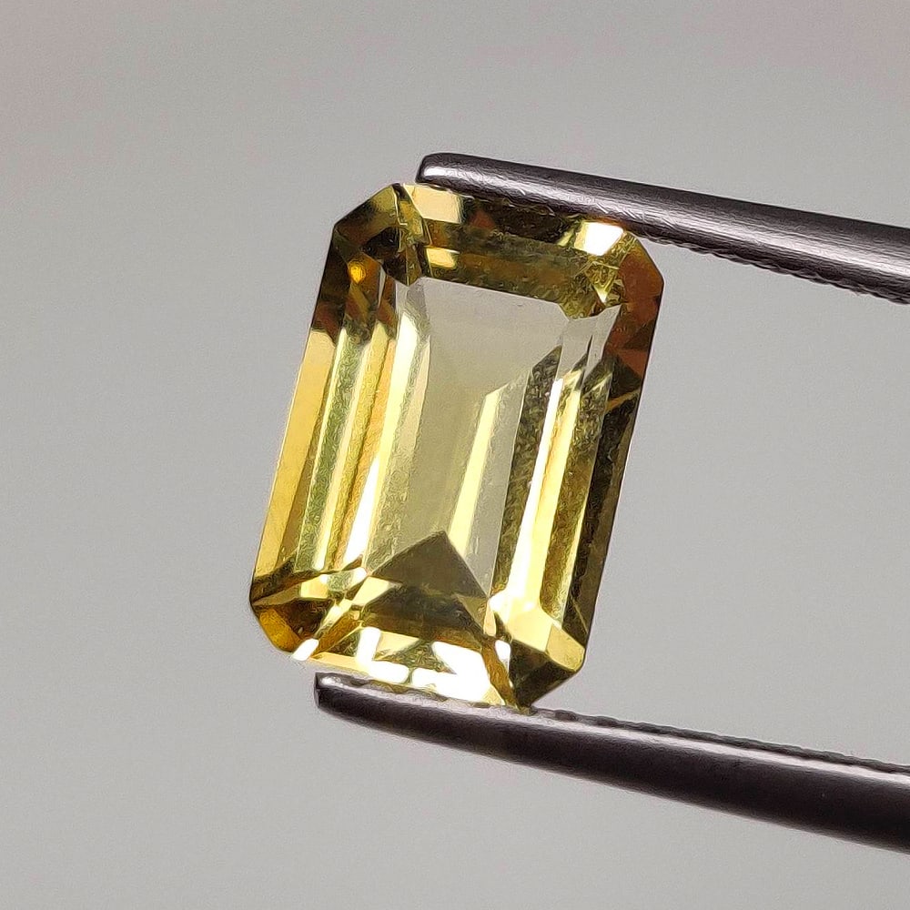 2.62 Ct Natural Citrine Octagon Cut: Weight - 2.62 Ct / Dimensions -10.00 x 6.90 x 5.30 mm / Shape & Cut - Octagon Cut / Color - ORange / Transparency - VVS / Origin - Brazil / Comments - Heated