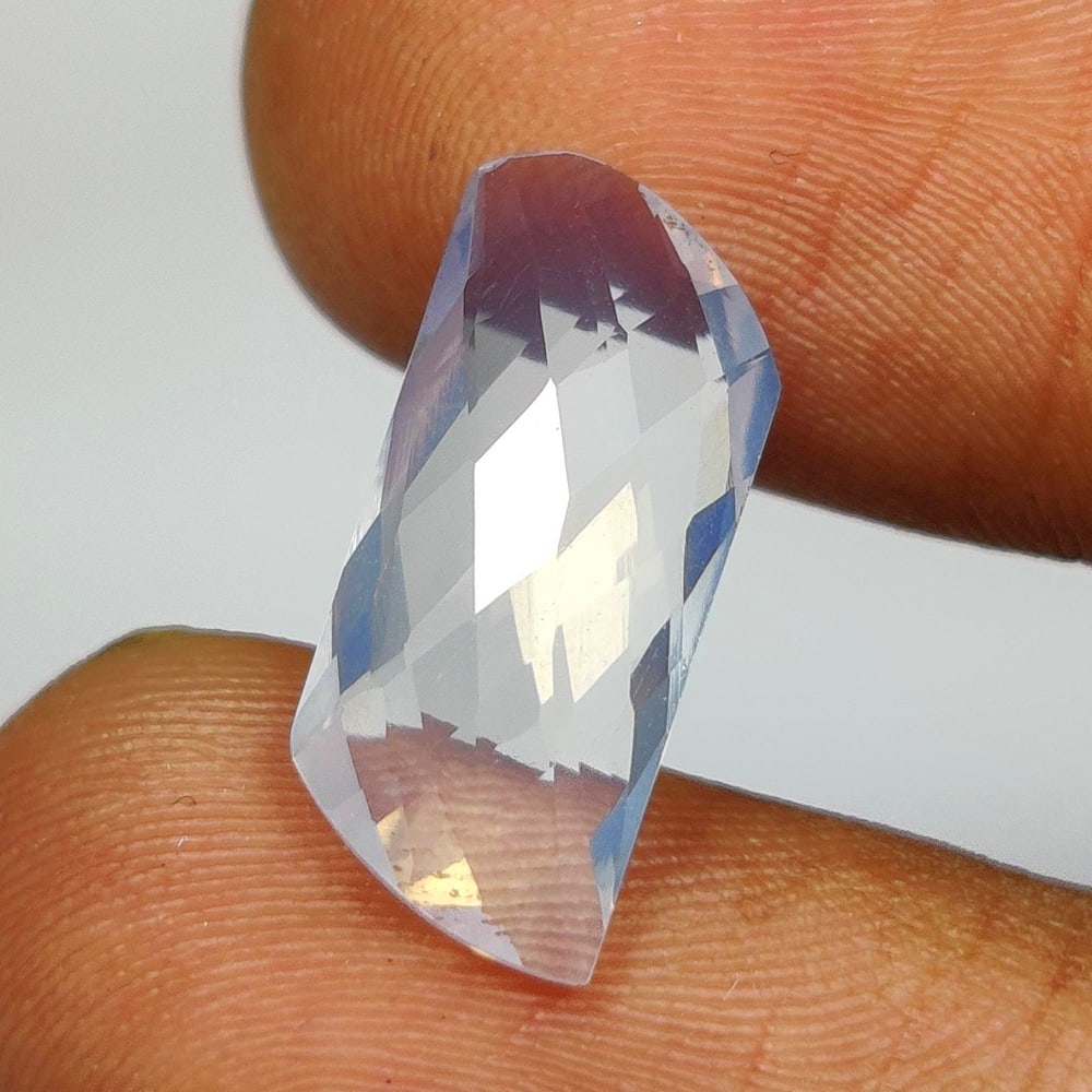 4.58 Ct Natural Lavender Quartz Fancy Cut: Weight - 4.58 Ct / Dimensions - 16.50 x 7.70 x 5.40 mm / Shape - Fancy Cut / Color - Lavender / Clarity - VVS / Origin -Brazil / Treatment - None