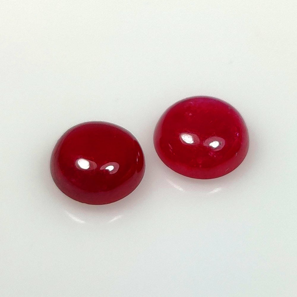 2.57 Ct Natural Red Ruby Round Cab Pair (1 of 2)