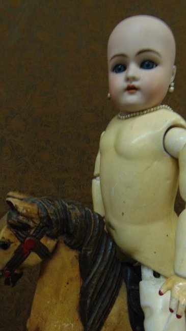 ANTIQUE HANDWERCK BISQUE HEAD DOLL (1 of 4)
