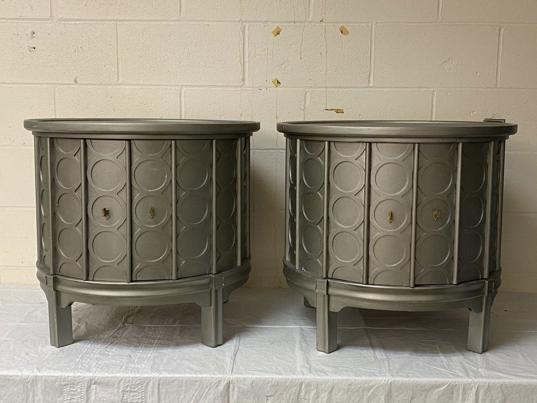 Pair Thomasville Round Mid Century Modern Nightstands: Pair of Thomasville Round Mid Century Modern Nightstands. Each stand measures 22.5 inches tall by 25 inches in diameter.