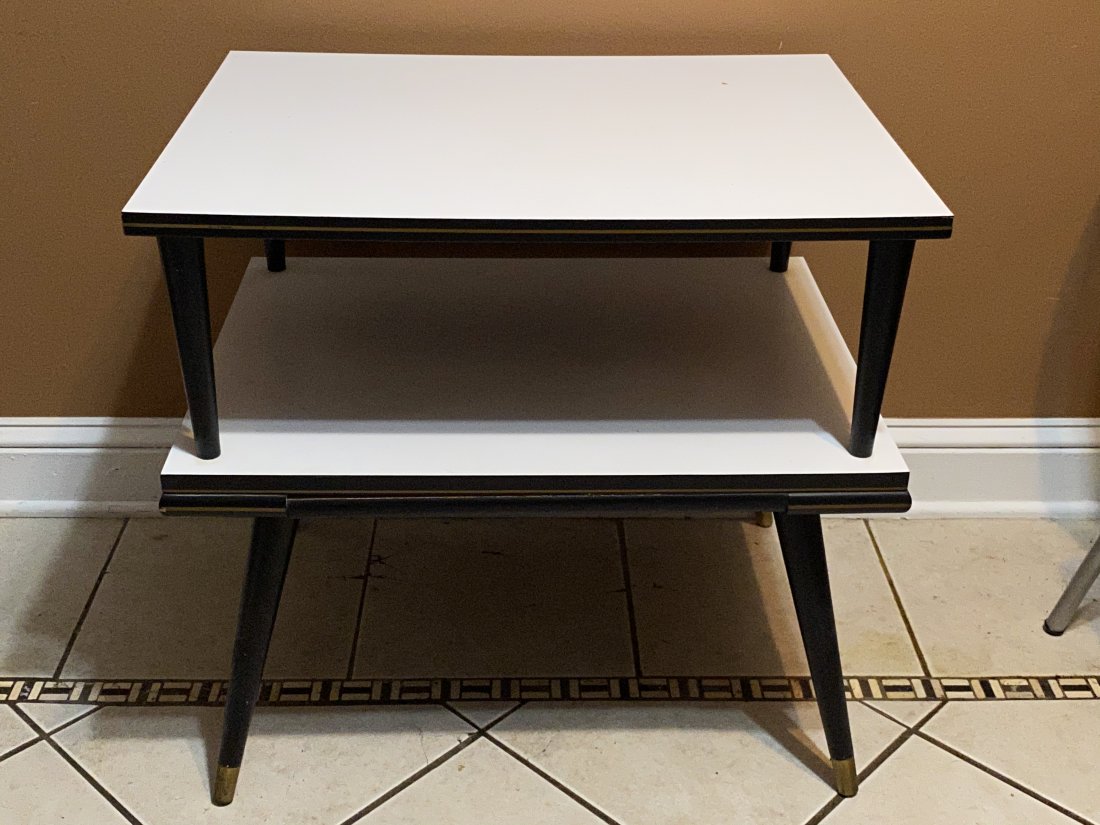 MCM American of Martinsville Occasional Side Table: MCM American of Martinsville Occasional Side Table. White top with black trim and legs.