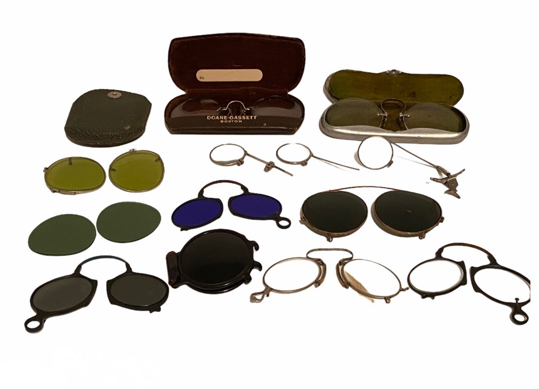Lot of Antique and Vintage Pince Nez Nose Pinch Glasses: Lot of Antique and Vintage Pince Nez Nose Pinch Eye Glasses and Some Loose Lenses.